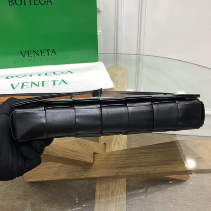 Bottega Veneta Belt Cassette Bag-14*28*4CM - Image 4