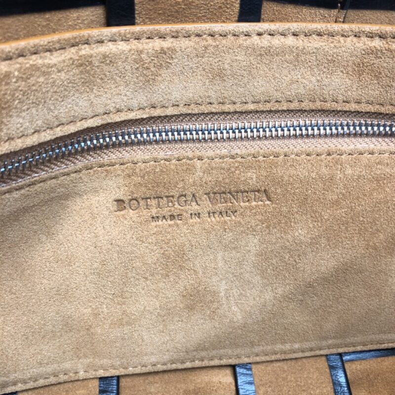 Bottega Veneta Belt Cassette Bag-14*28*4CM - Image 9