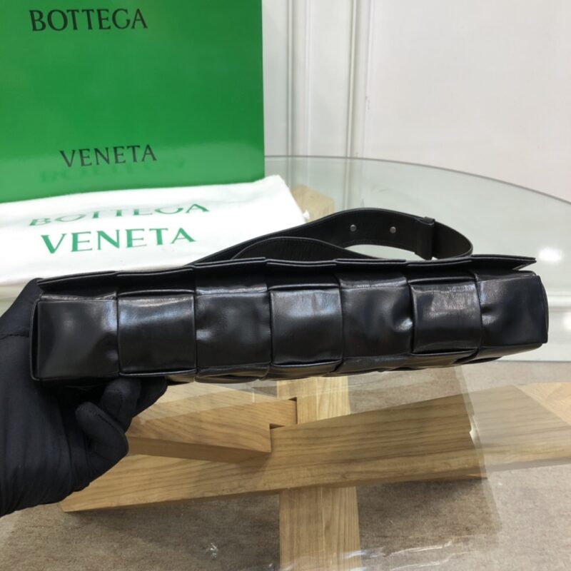 Bottega Veneta Belt Cassette Bag-14*28*4CM - Image 4