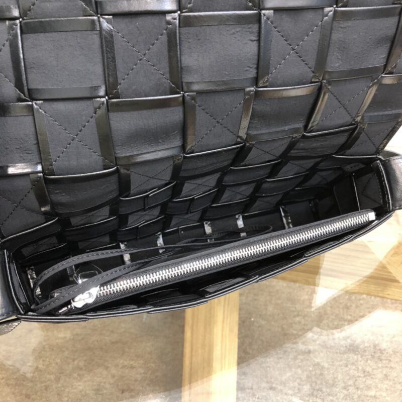 Bottega Veneta Belt Cassette Bag-14*28*4CM - Image 7