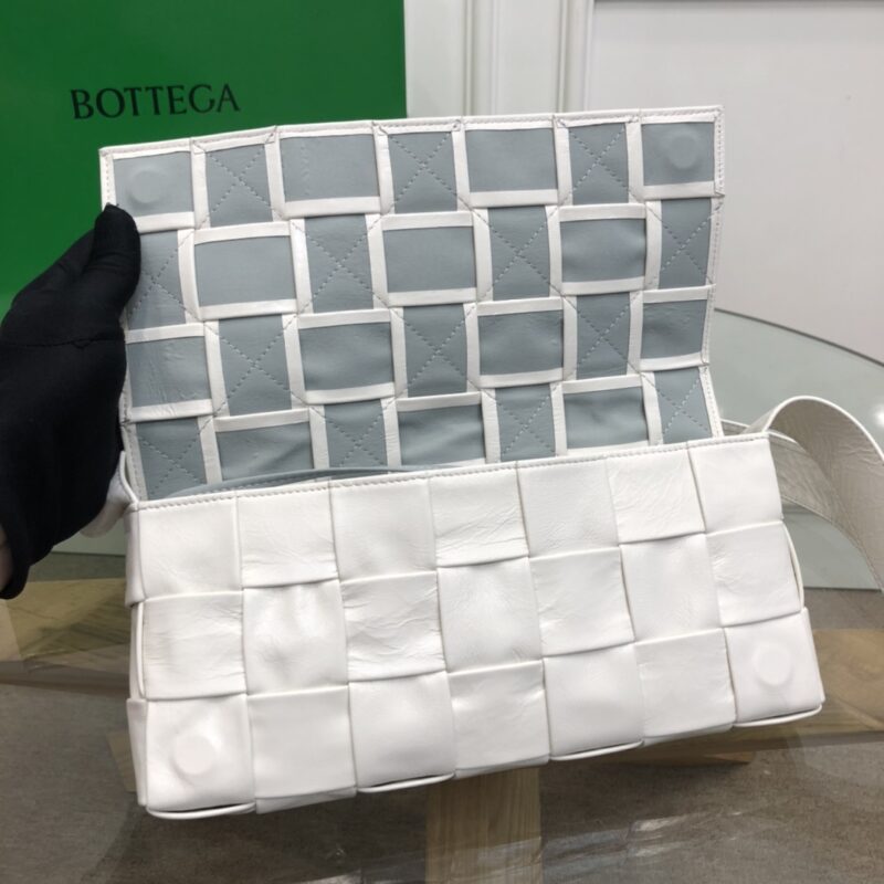 Bottega Veneta Belt Cassette Bag-14*28*4CM - Image 6