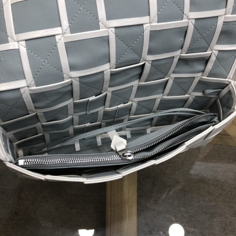 Bottega Veneta Belt Cassette Bag-14*28*4CM - Image 7