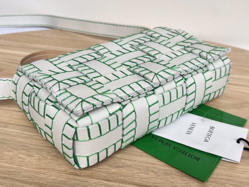 Bottega Veneta Cassette Bag-23x15x6CM - Image 5