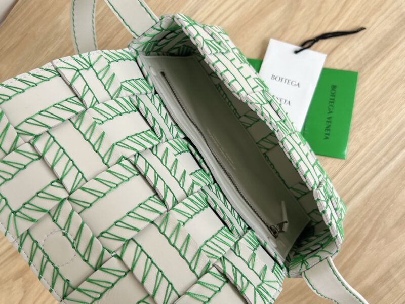 Bottega Veneta Cassette Bag-23x15x6CM - Image 6