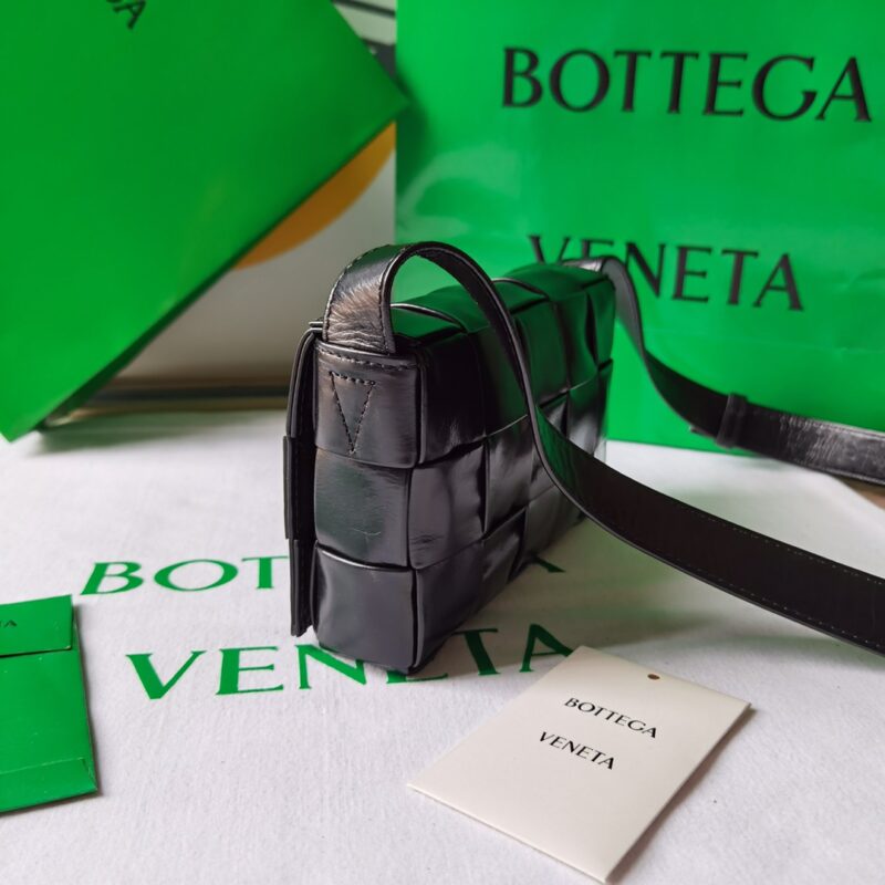 Bottega Veneta Cassette Bag-17.5x10.5x3.5CM - Image 3