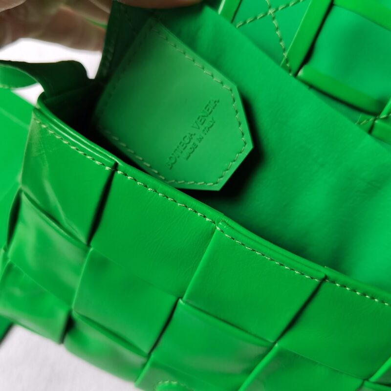 Bottega Veneta Cassette Bag-17.5x10.5x3.5CM - Image 8