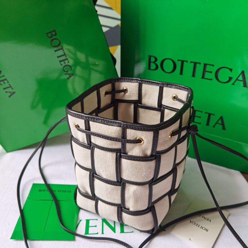 Bottega Veneta  Bucket-18*14*14CM - Image 3
