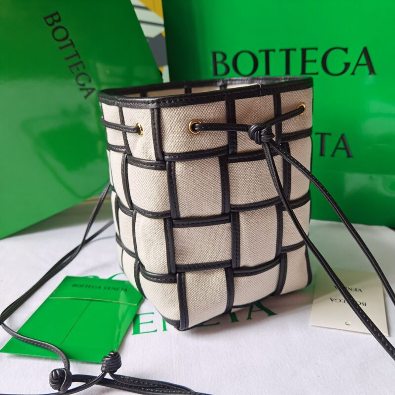 Bottega Veneta  Bucket-18*14*14CM - Image 5