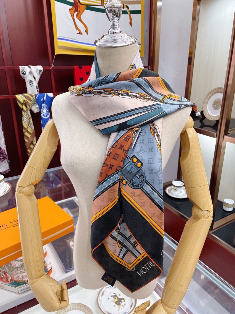 Louis Vuitton Silk Square Scarf-90*90CM - Image 9