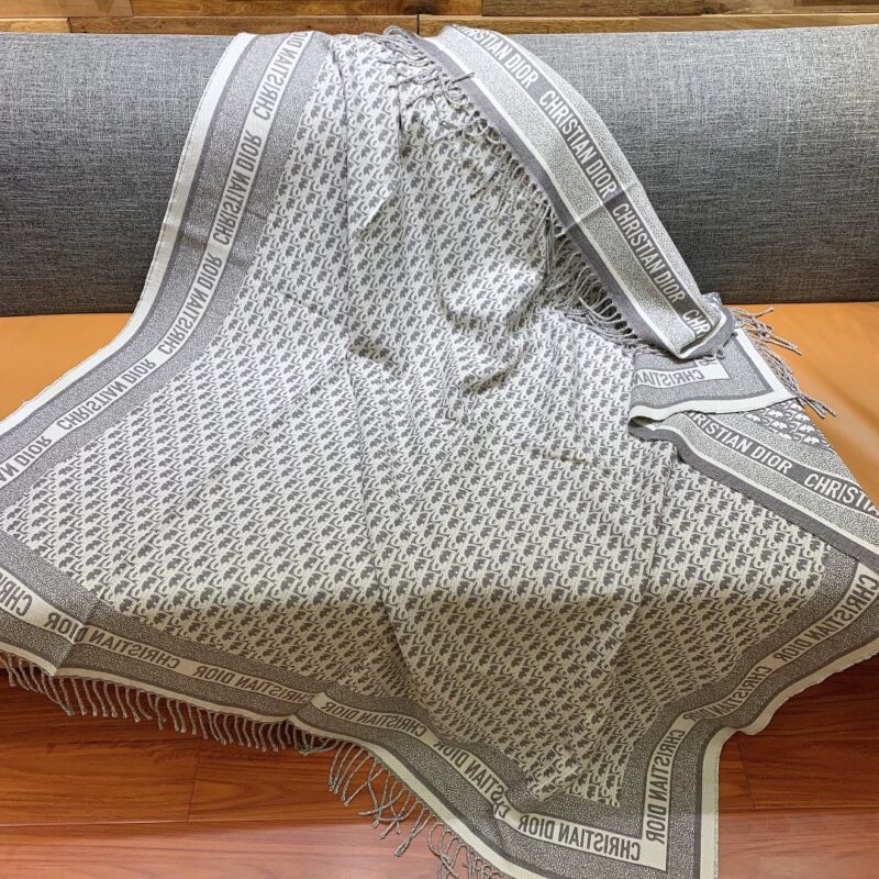 Diro Printed Shawl-140 x 140CM - Image 2