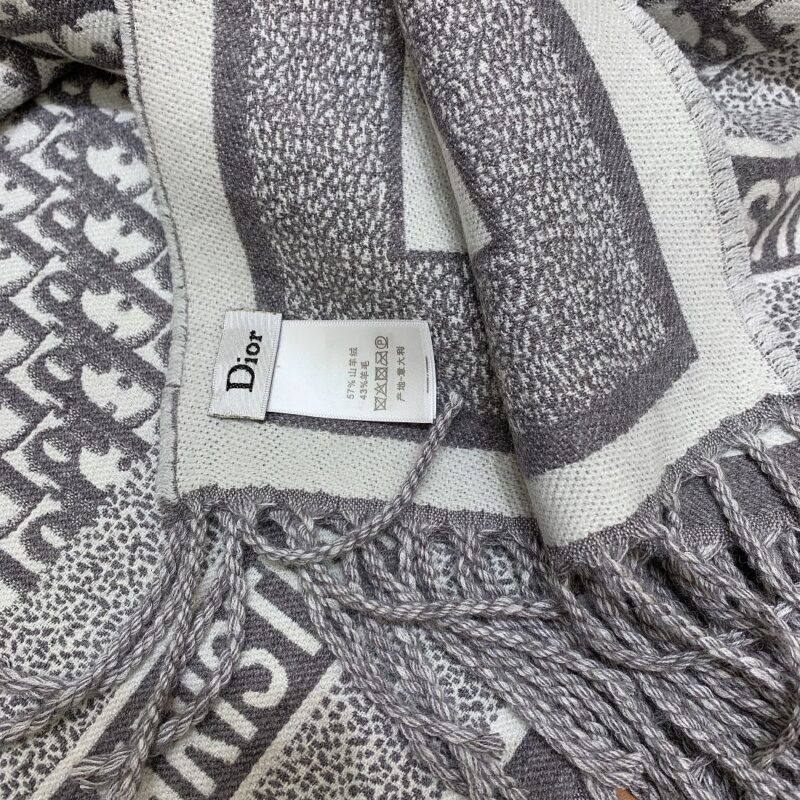 Diro Printed Shawl-140 x 140CM - Image 7