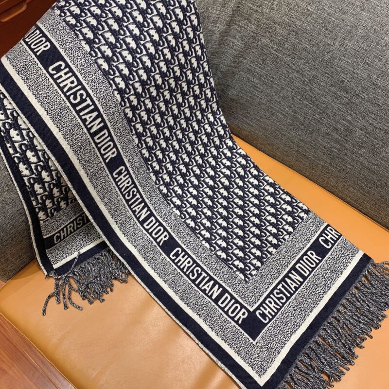 Diro Printed Shawl-140 x 140CM - Image 2