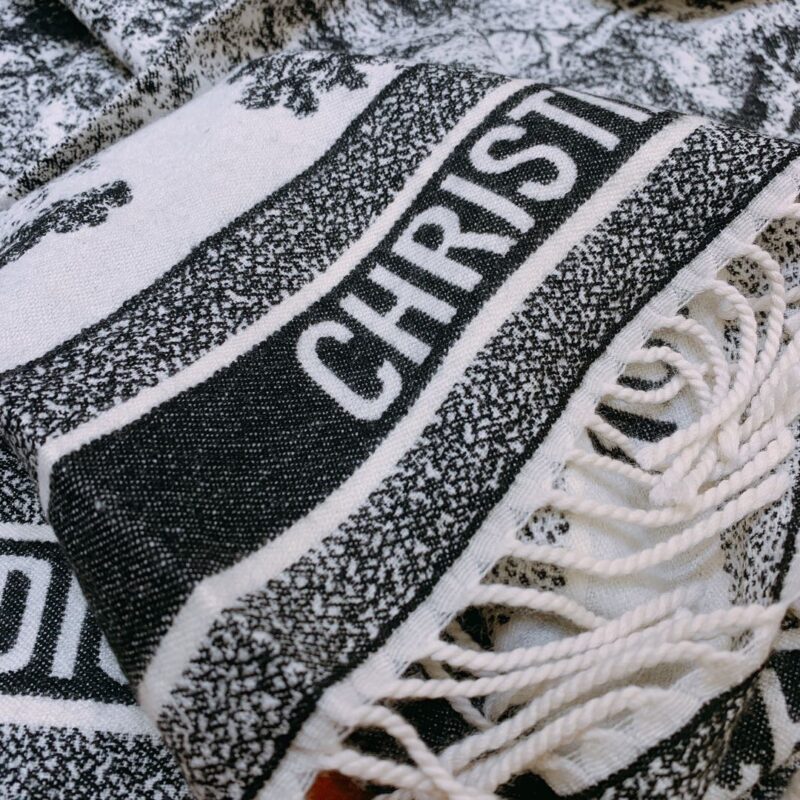 Diro Cashmere Ddraped Blanket-140 x 140CM - Image 5