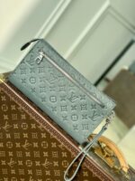 Louis Vuitton M81556 Pouch-29*15*9CM - Image 4