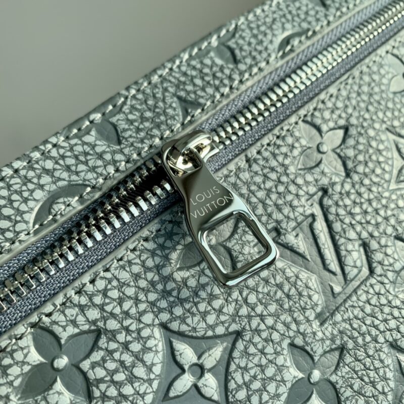 Louis Vuitton M81556 Pouch-29*15*9CM - Image 5