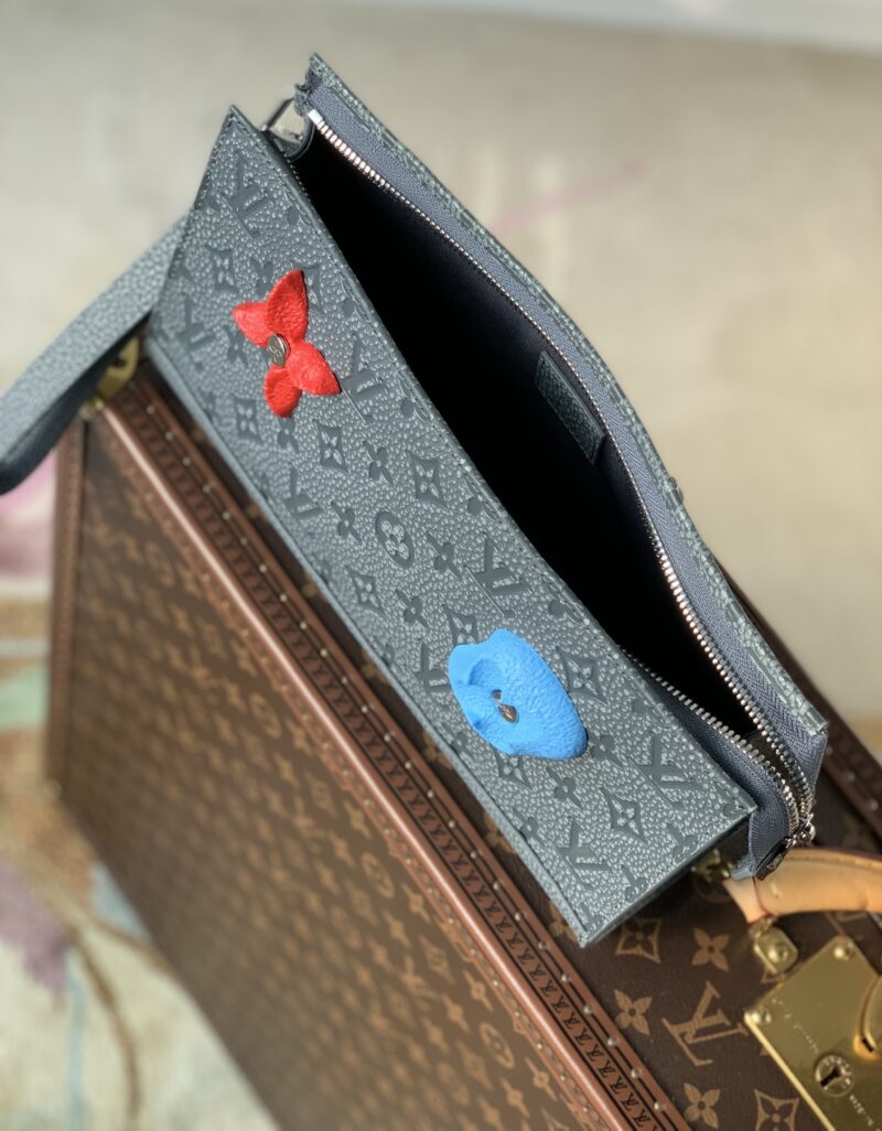 Louis Vuitton M81556 Pouch-29*15*9CM - Image 9