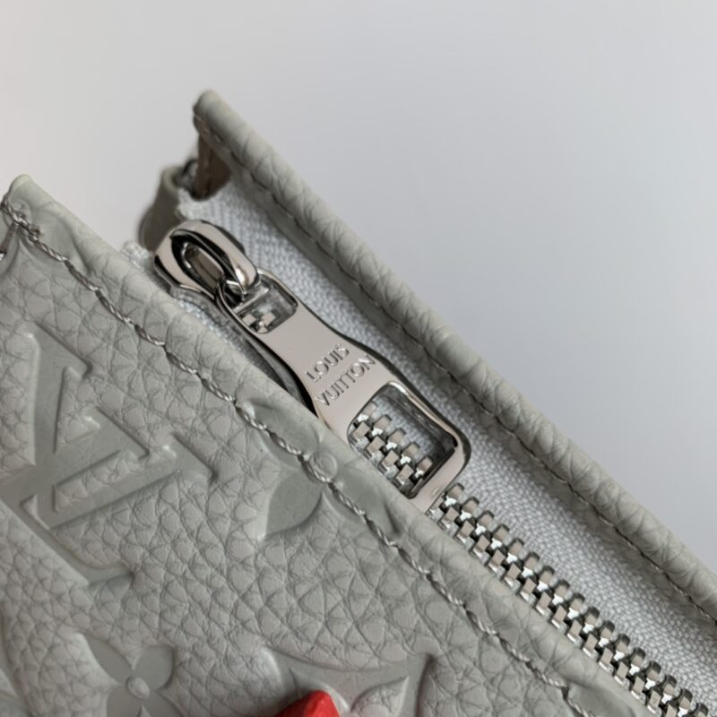 Louis Vuitton M81556 Pouch-29*15*9CM - Image 5