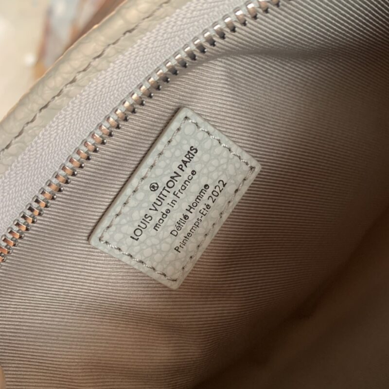 Louis Vuitton M81556 Pouch-29*15*9CM - Image 9