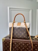 Louis Vuitton Locky BB Bag -21* 17.0*8CM - Image 3
