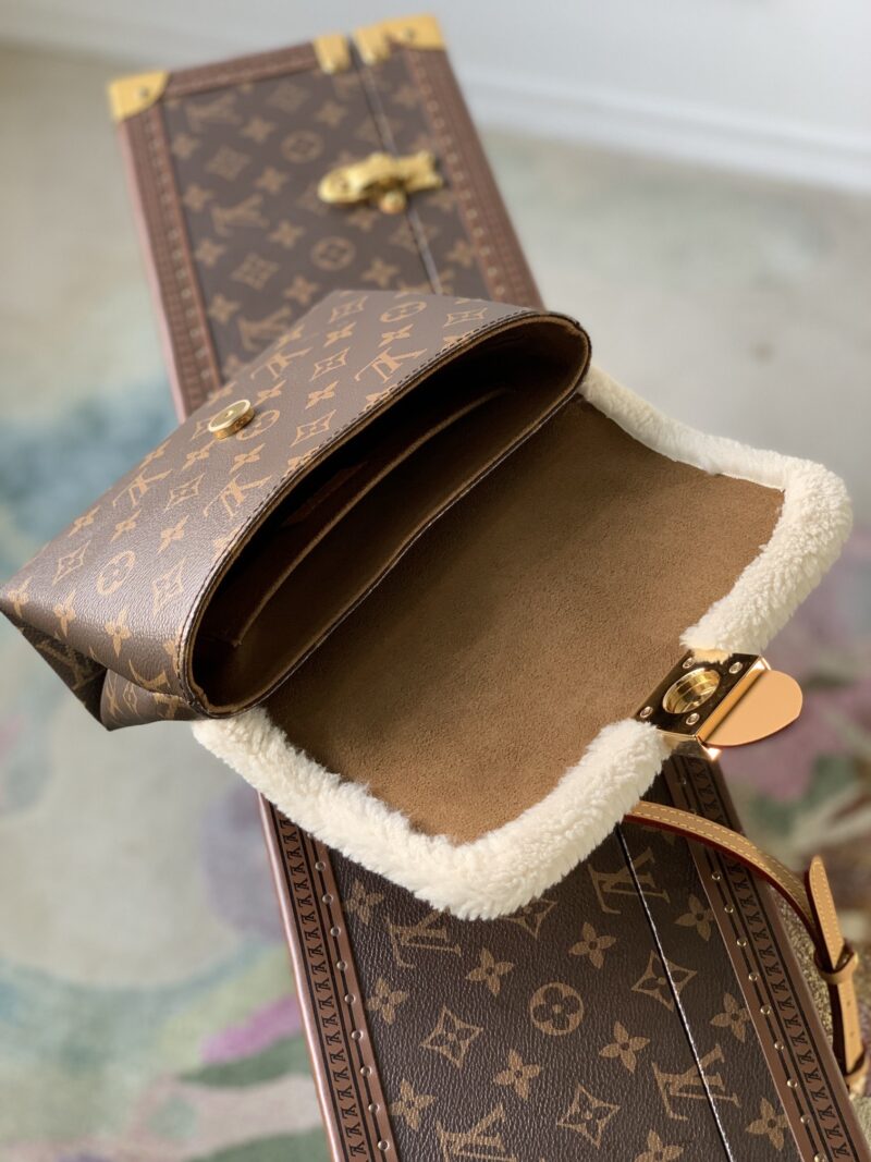 Louis Vuitton Locky BB Bag -21* 17.0*8CM - Image 7