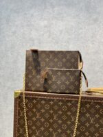 Louis VuittonM47543 Chain Bag-26x20x3CM