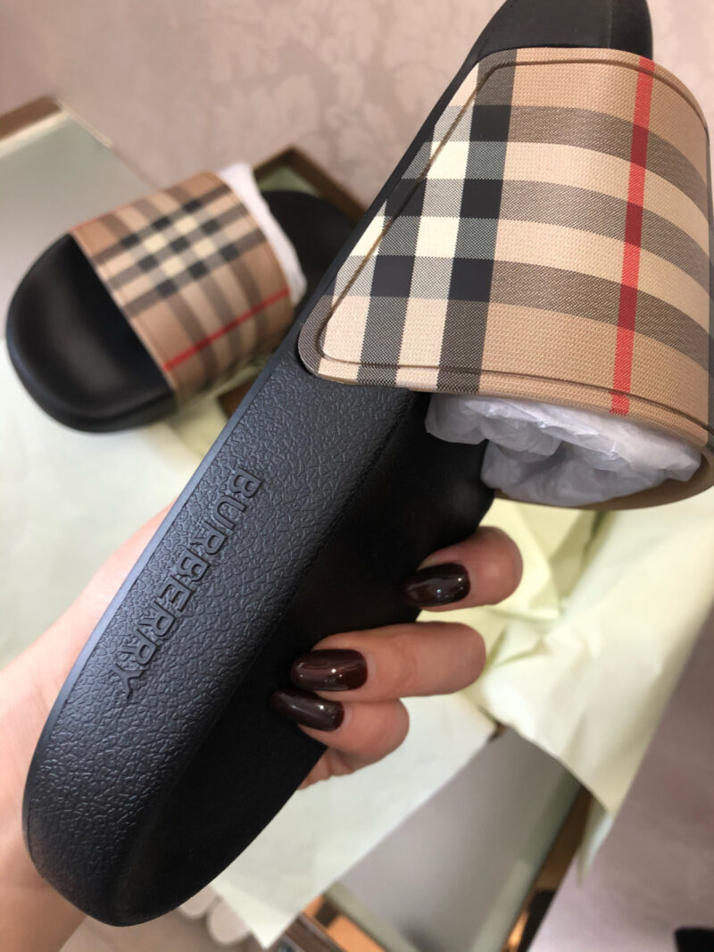 Burberry Sandals - Image 3