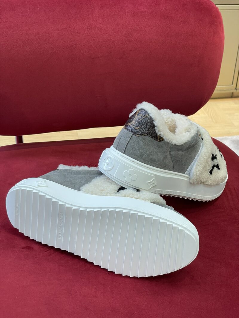Louis Vuitton Time Out Sneaker-4CM - Image 9