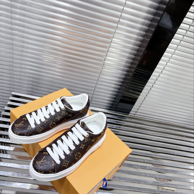 Louis Vuitton Low-Top Sneakers - Image 2