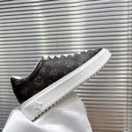 Louis Vuitton Low-Top Sneakers - Image 5