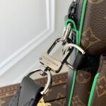 Louis VuittonTrio Handbag-25*18.5*7CM