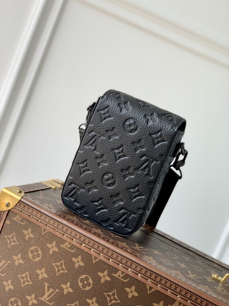 Louis Vuitton S-Lock Vertical Wearable Handbag-12*19*7CM - Image 2