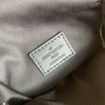 Louis Vuitton S-Lock Vertical Wearable Handbag-12*19*7CM - Image 6