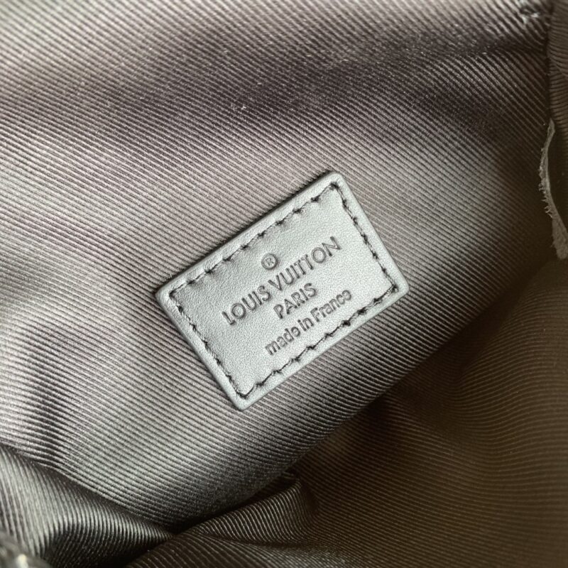 Louis Vuitton S-Lock Vertical Wearable Handbag-12*19*7CM - Image 6