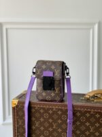 Louis Vuitton S-Lock Vertical Wearable Handbag-12*19*7CM - Image 2