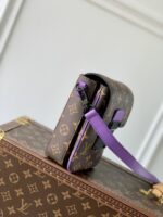 Louis Vuitton S-Lock Vertical Wearable Handbag-12*19*7CM - Image 3
