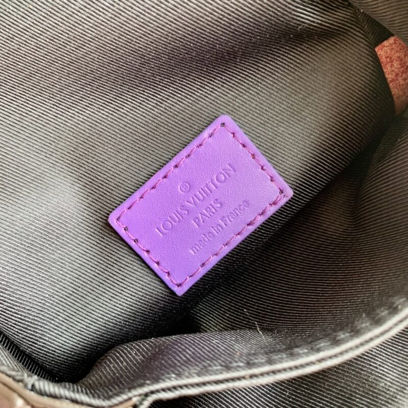 Louis Vuitton S-Lock Vertical Wearable Handbag-12*19*7CM - Image 7