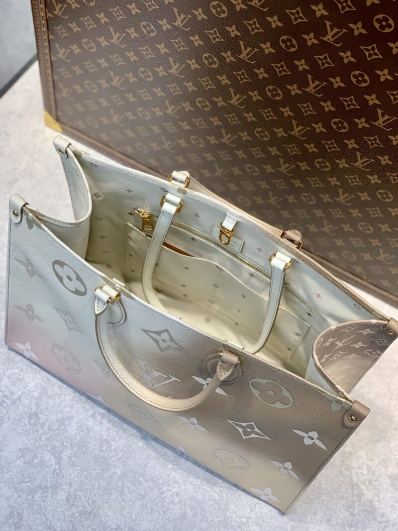Louis Vuitton Onthego Handbag-M46076-41*34*19CM(NO BOX） - Image 9