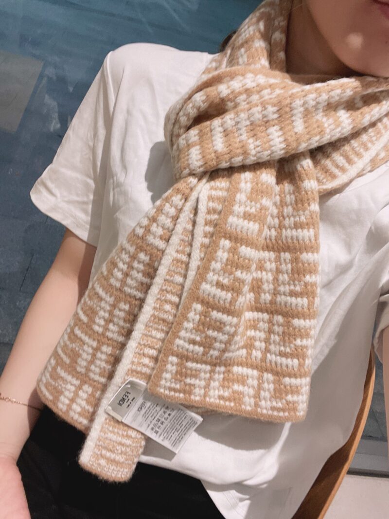 Fendi Scarf-31*180CM - Image 3
