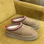 UGG Slides