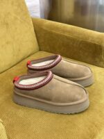 UGG Slides