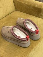 UGG Slides - Image 4