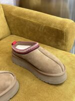 UGG Slides - Image 7