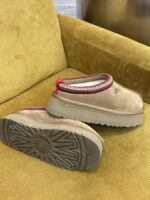 UGG Slides - Image 9