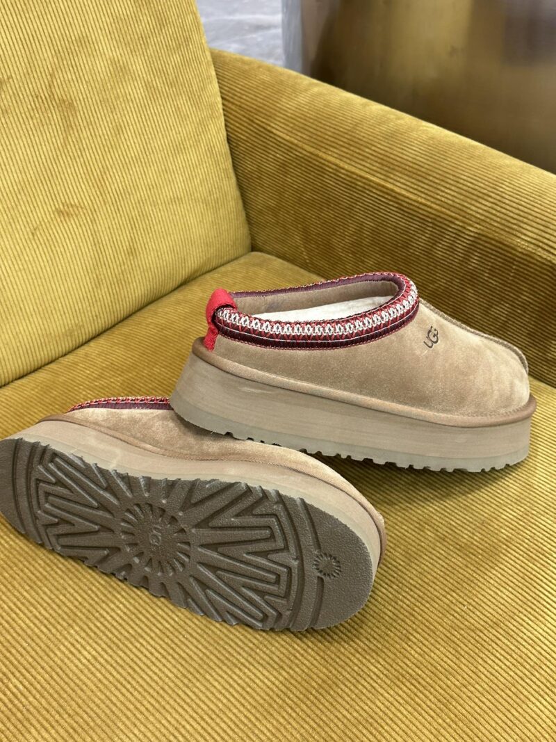 UGG Slides - Image 9