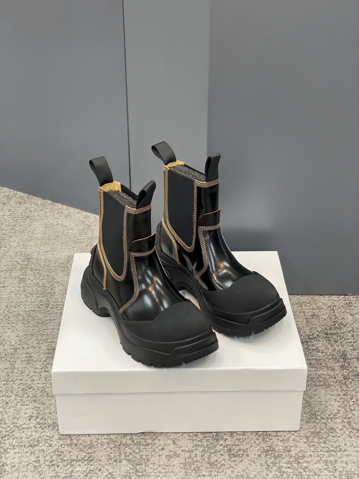 thye-43986654rewrwer_4_.jpg MM6 Boots - Image 1