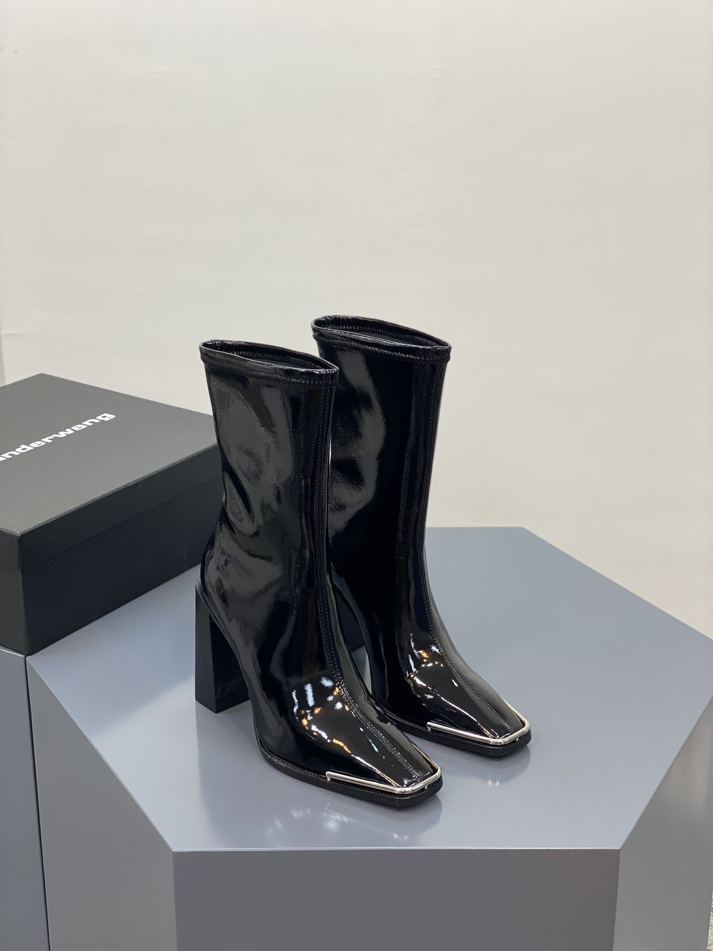 thye-43998755rewrwerew_3_.jpg Alexander Wang Boots-10CM - Image 1