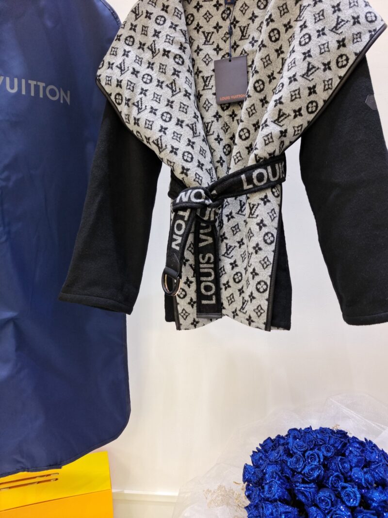 Ch@nel 2022 Short New Autumn/Winter Coat - Image 5