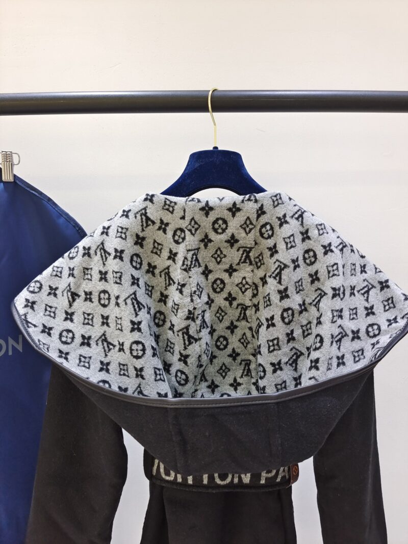 Ch@nel 2022 Short New Autumn/Winter Coat - Image 8