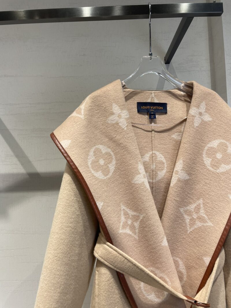 Ch@nel 2022 New Autumn/Winter Coat - Image 4