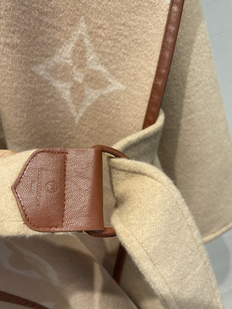 Ch@nel 2022 New Autumn/Winter Coat - Image 5